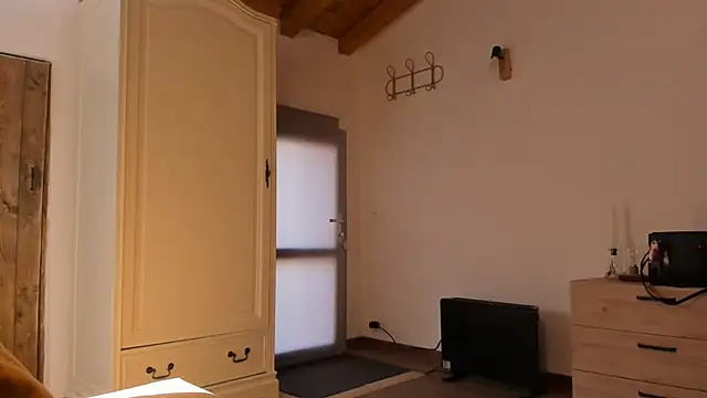 Evademarville online show from 6, 3, 2025