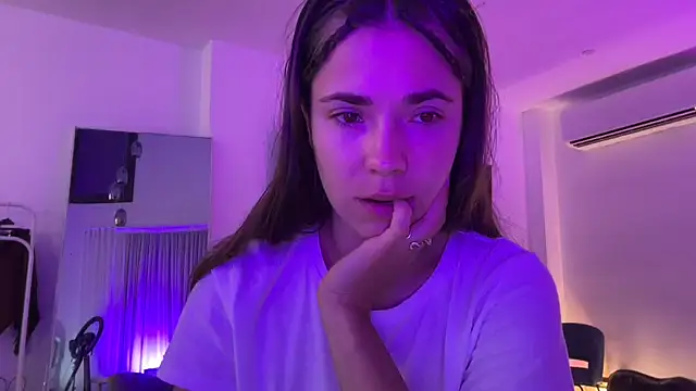 Snapshot of Mika_Miller chatting on 18, 9, 2025 Mika Miller online show from 18, 9, 2025