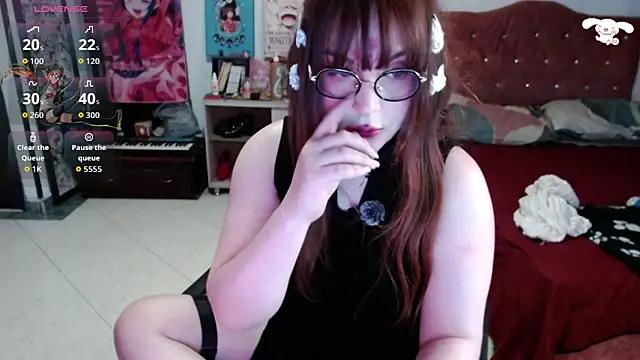 Snapshot of Avril2001 chatting on 21, 12, 2025 Avril2001 online show from 21, 12, 2025