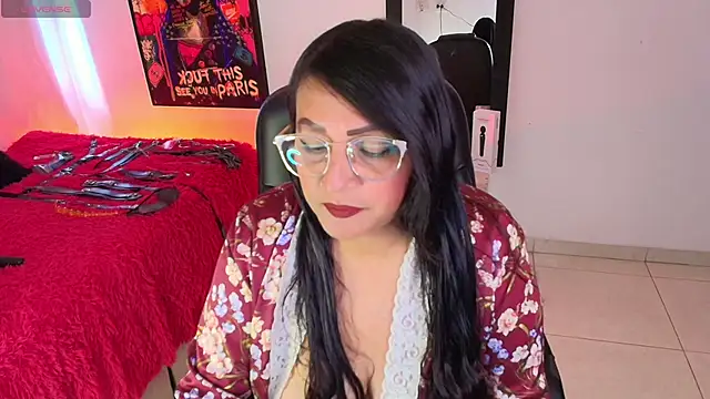 Snapshot of Victoria_Red01 chatting on 28, 11, 2025 Victoria Red01 online show from 28, 11, 2025