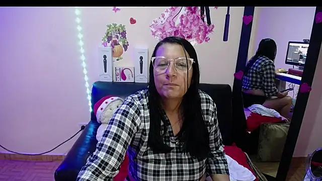 Snapshot of Victoria_Red01 chatting on 28, 12, 2024 Victoria Red01 online show from 28, 12, 2024