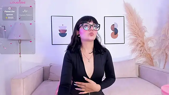 Sweet Namii online show from 9, 10, 2025