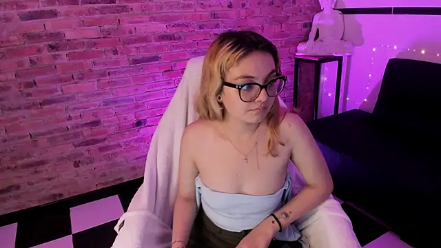 Sweet Namii online show from 5, 3, 2025
