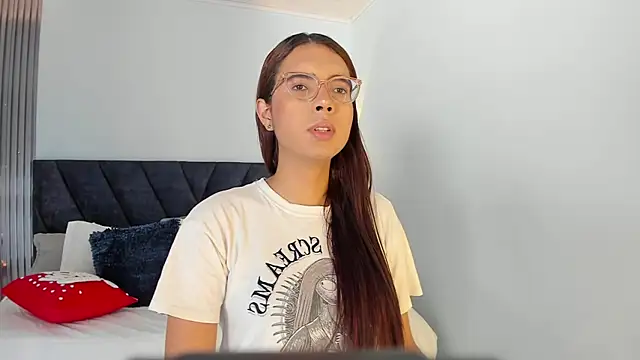 sara saenz99 online show from 8, 11, 2025