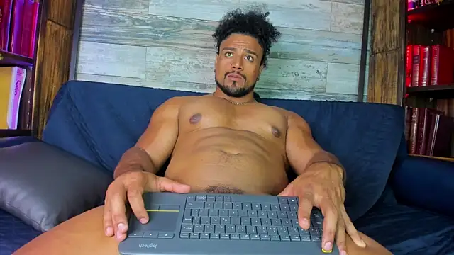 Snapshot of MikeEstevess chatting on 3, 8, 2026 MikeEstevess online show from 3, 8, 2026