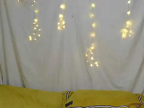 StarBarbiee online show from 17, 12, 2025