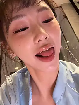 Momoever123456 online show from 26, 4, 2026