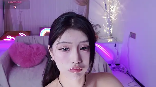 Momoever123456 online show from 7, 4, 2026