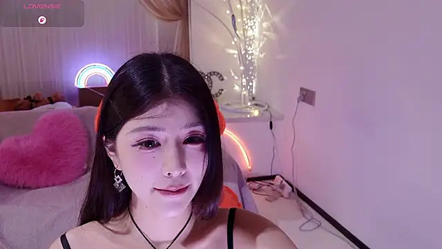 Momoever123456 online show from 27, 3, 2026