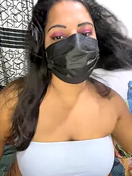 NOORA-GIRL online show from 4, 12, 2025