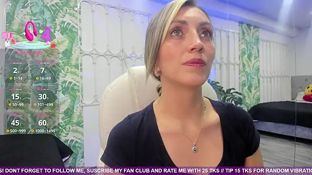 Snapshot of anny_sweet72 chatting on 12, 9, 2025 anny sweet72 online show from 12, 9, 2025