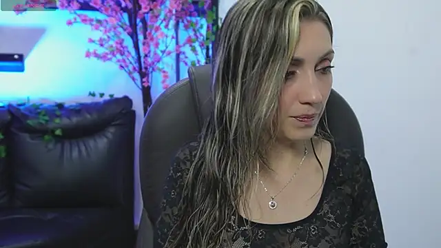 Snapshot of anny_sweet72 chatting on 4, 5, 2026 anny sweet72 online show from 4, 5, 2026