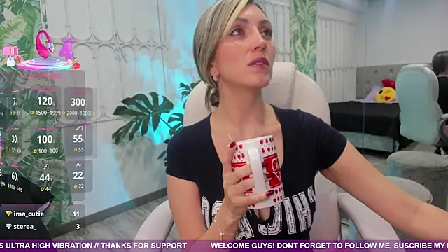 Snapshot of anny_sweet72 chatting on 9, 9, 2025 anny sweet72 online show from 9, 9, 2025