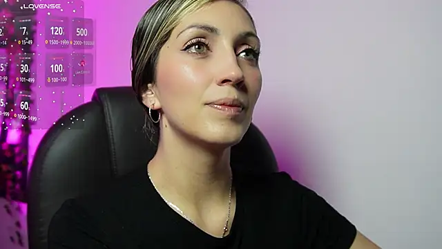Snapshot of anny_sweet72 chatting on 10, 5, 2026 anny sweet72 online show from 10, 5, 2026