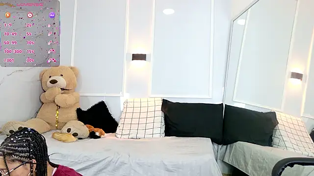 zorravioletta1 online show from 23, 2, 2026