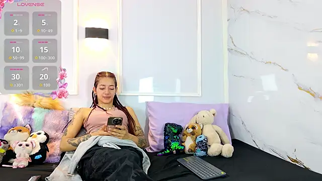 Snapshot of zorravioletta1 chatting on 22, 5, 2026 zorravioletta1 online show from 22, 5, 2026