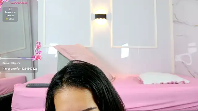 zorravioletta1 online show from 15, 4, 2026