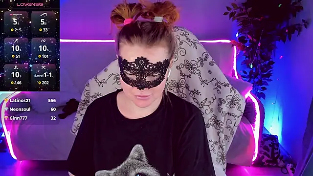 Sexy-Housewife online show from 6, 2, 2025