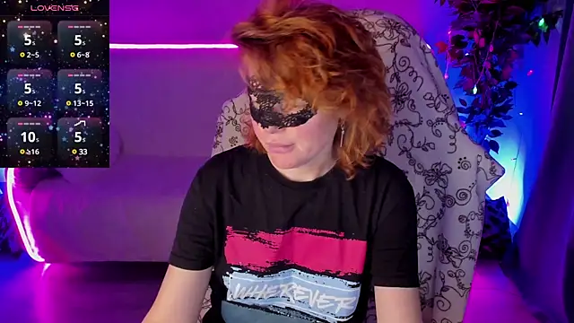 Sexy-Housewife online show from 7, 1, 2025