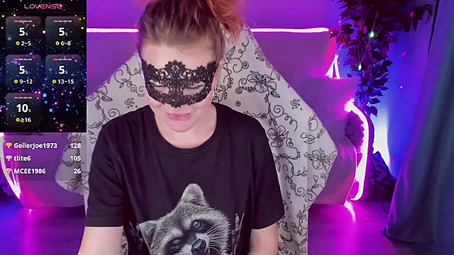 Sexy-Housewife online show from 25, 1, 2025