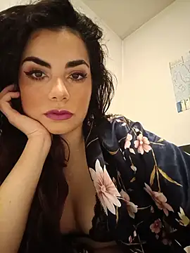 Saturnia Yvonne online show from 5, 12, 2024