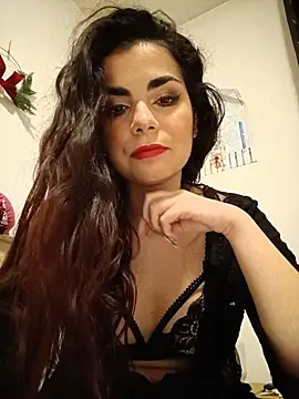 Saturnia Yvonne online show from 23, 1, 2025