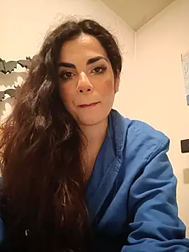 Saturnia Yvonne online show from 2, 12, 2024