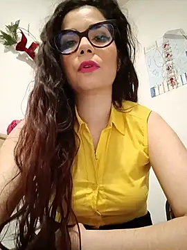 Saturnia Yvonne online show from 30, 1, 2025