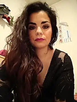 Saturnia Yvonne online show from 6, 3, 2025