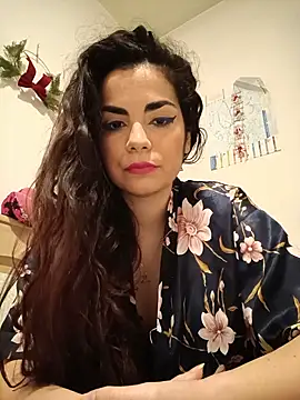 Saturnia Yvonne online show from 10, 2, 2025