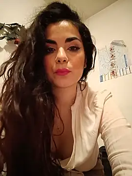 Saturnia Yvonne online show from 27, 2, 2025