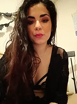Saturnia Yvonne online show from 4, 3, 2025