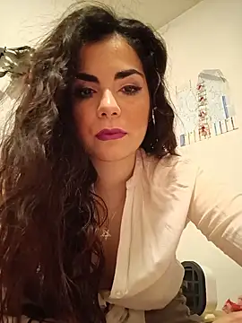 Saturnia Yvonne online show from 26, 2, 2025