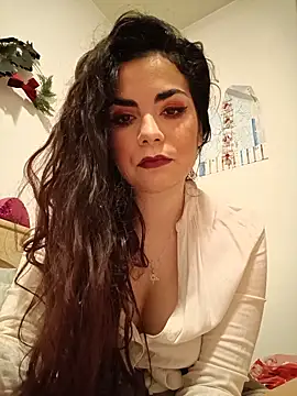Saturnia Yvonne online show from 24, 2, 2025