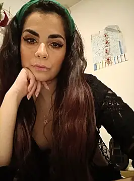 Saturnia Yvonne online show from 9, 1, 2025