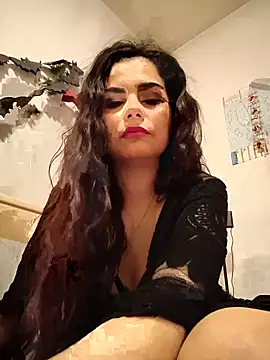 Saturnia Yvonne online show from 3, 3, 2025