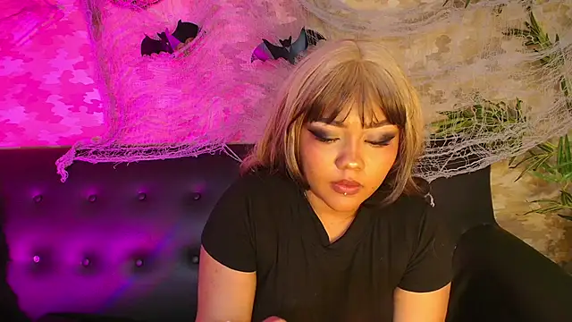 Snapshot of cherry_chel chatting on 17, 10, 2025 cherry chel online show from 17, 10, 2025