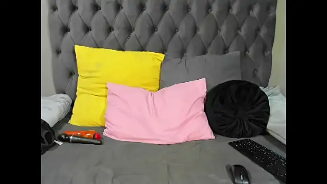 DIRTYTALKINQUEEN online show from 23, 10, 2025