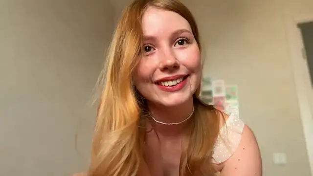 Snapshot of HoneyAudrey chatting on 7, 5, 2026 HoneyAudrey online show from 7, 5, 2026