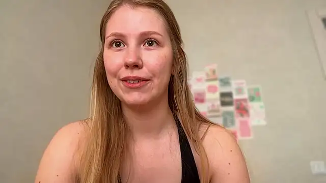 Snapshot of HoneyAudrey chatting on 4, 6, 2026 HoneyAudrey online show from 4, 6, 2026