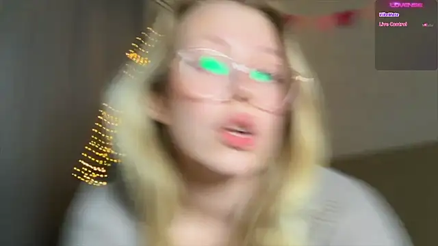HoneyAudrey online show from 18, 12, 2024