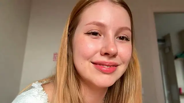 Snapshot of HoneyAudrey chatting on 25, 4, 2026 HoneyAudrey online show from 25, 4, 2026