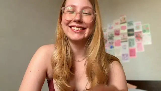 Snapshot of HoneyAudrey chatting on 21, 5, 2026 HoneyAudrey online show from 21, 5, 2026