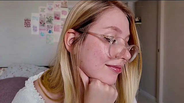 HoneyAudrey online show from 17, 11, 2025