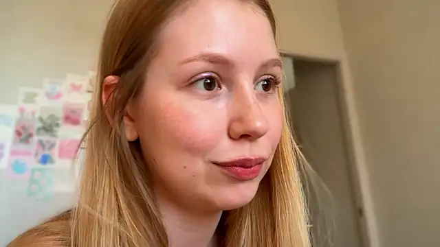 Snapshot of HoneyAudrey chatting on 1, 6, 2026 HoneyAudrey online show from 1, 6, 2026