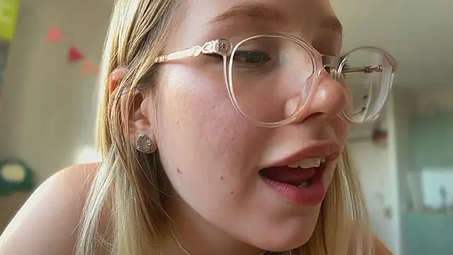 HoneyAudrey online show from 14, 10, 2025