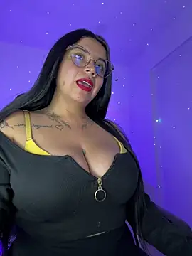 Snapshot of Devilsweet17 chatting on 4, 3, 2025 Devilsweet17 online show from 4, 3, 2025