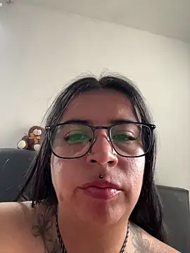 Devilsweet17 online show from 19, 7, 2026