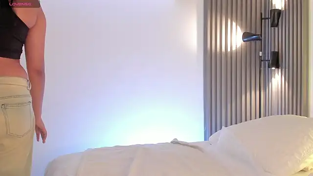 emma alice  online show from 25, 11, 2025