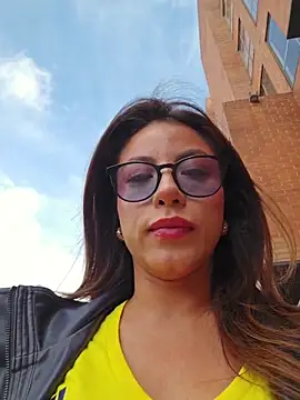 Karen San Miguel online show from 17, 6, 2026